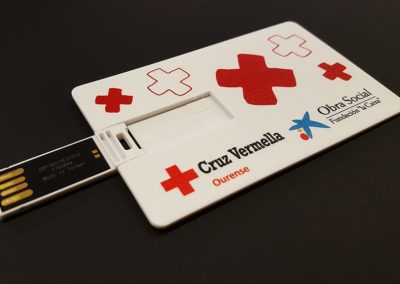 Tarjeta pendrive Cruz Roja